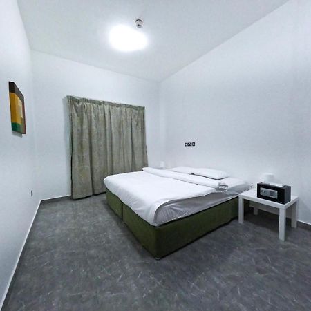 Warsan Star Residence - Home Stay ดูไบ ภายนอก รูปภาพ
